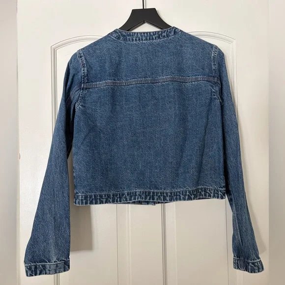 Rag & Bone Drew Denim Jacket
Lightweight Rigid Denim in Adeline - Picture 8 of 8